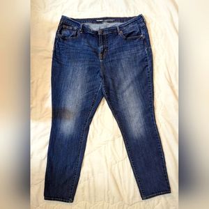 Old Navy Curvy Profile Mid-Rise Women's Faded Blue Denim Jeans, Size 18